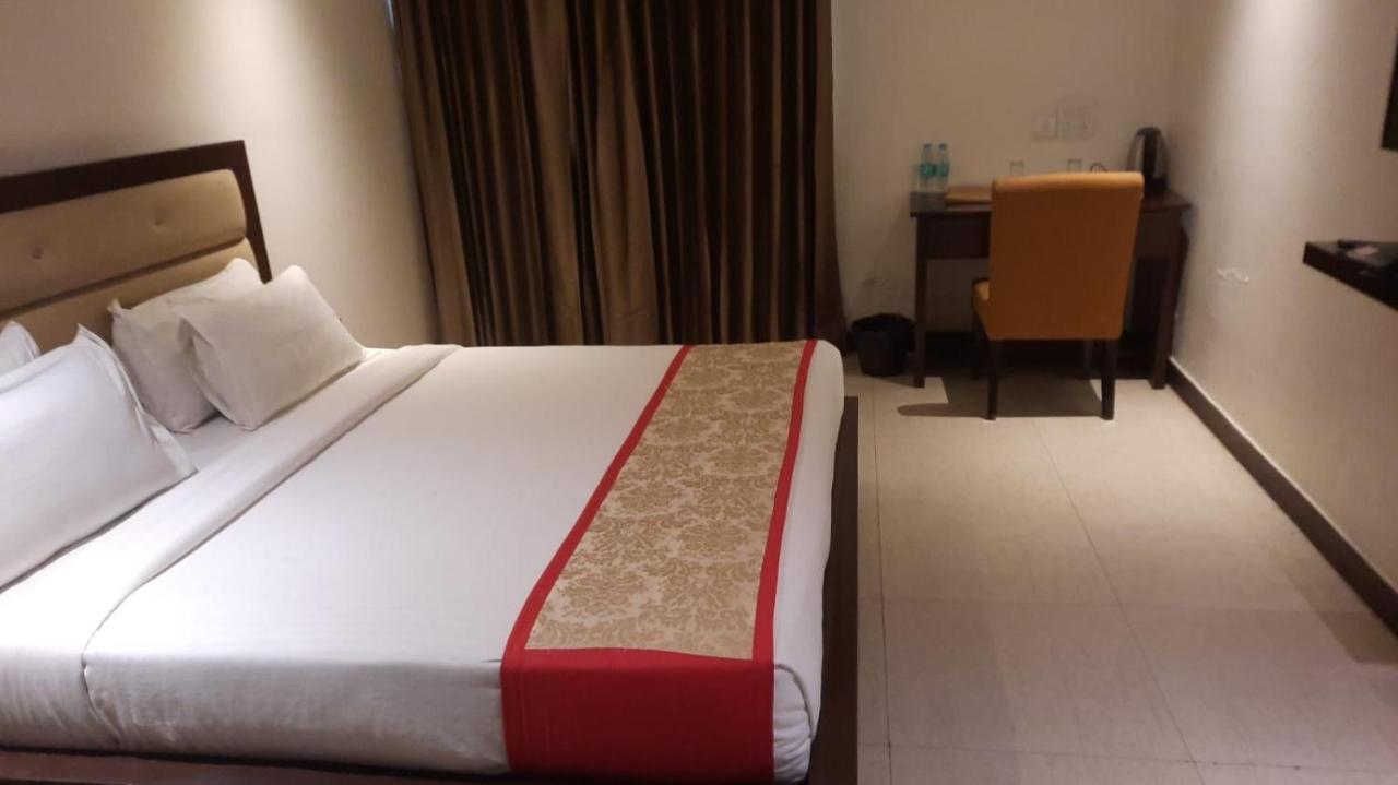 Zenith Hotel - Delhi Airport New Delhi Buitenkant foto