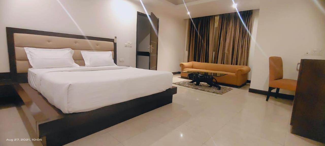 Zenith Hotel - Delhi Airport New Delhi Buitenkant foto