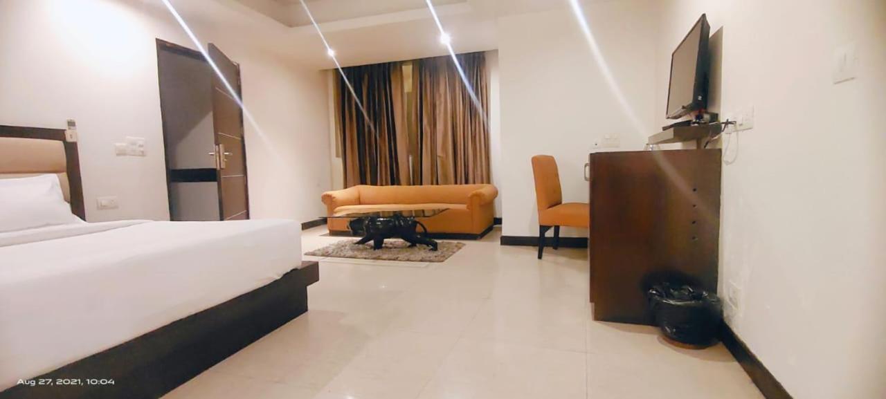 Zenith Hotel - Delhi Airport New Delhi Buitenkant foto